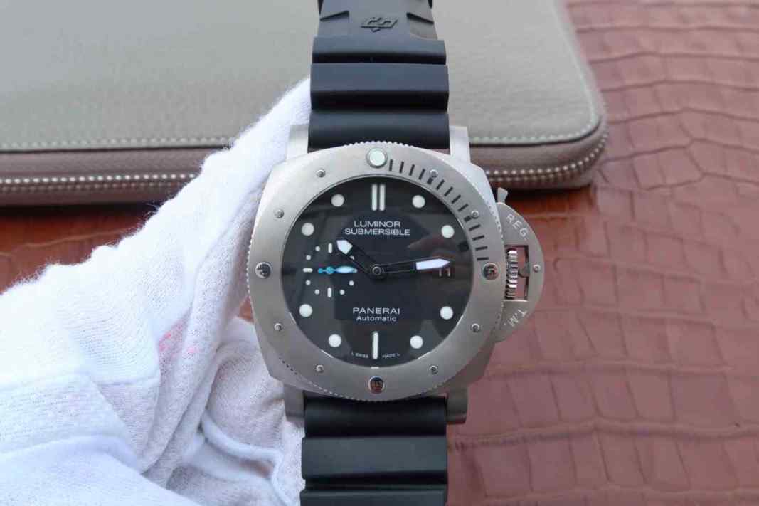 ZF厂沛纳海01305_PAM305_蓝宝石_47mm_磨砂钛金属